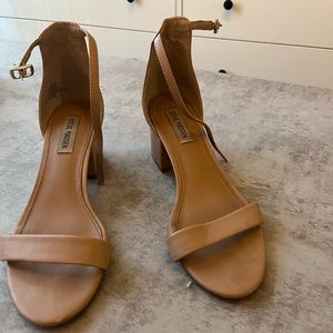 Steve Madden, nude heels, size 8